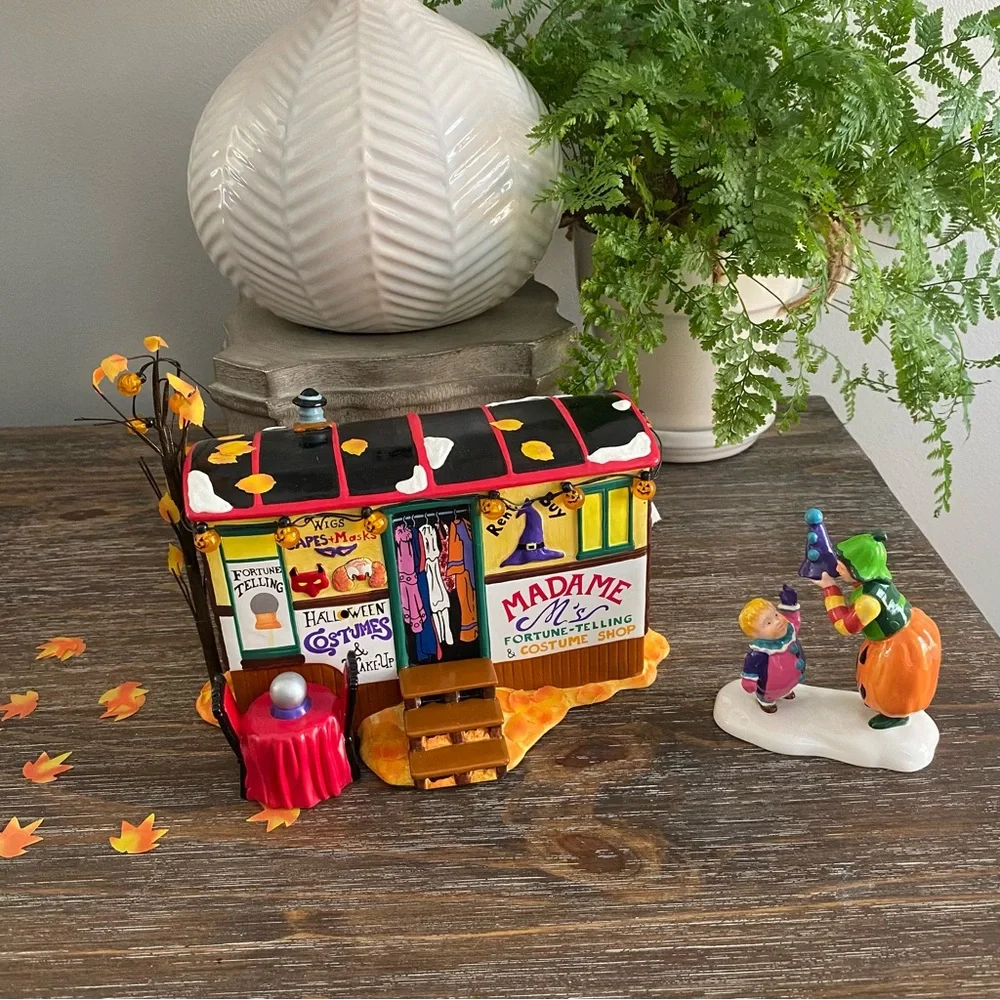 Dept‎ 56 Halloween ‘Costumes for Sale’ Retired Snow Village Lights Work w/Box
